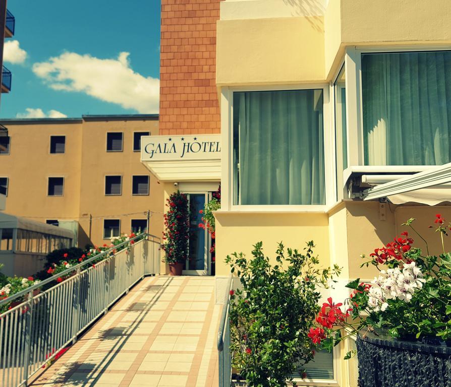 Hotel Gala Pesaro Extérieur photo