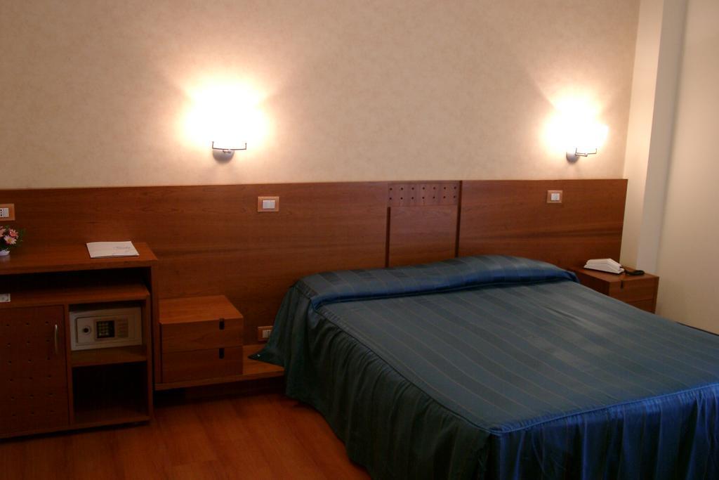 Hotel Gala Pesaro Extérieur photo